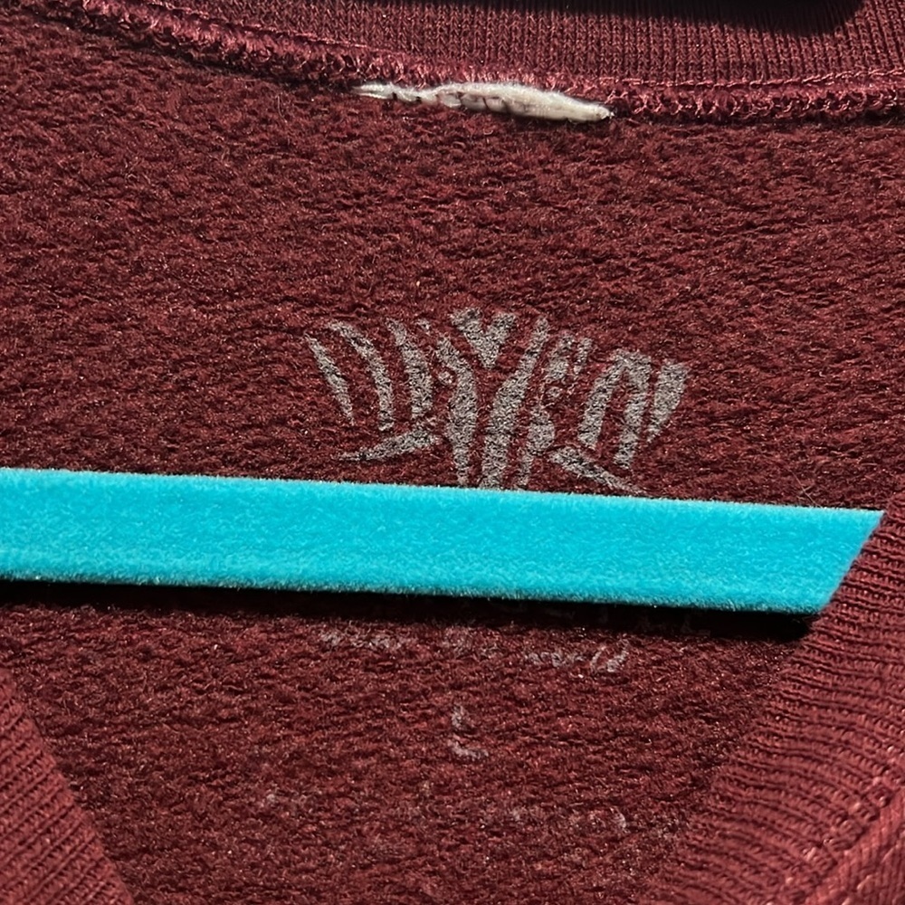 Chase Views Red Crewneck Sweater Size Large - Picture 3 of 4